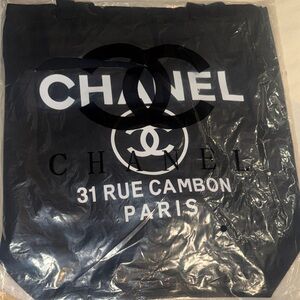 CHANEL Black and White Tote Bag GWP